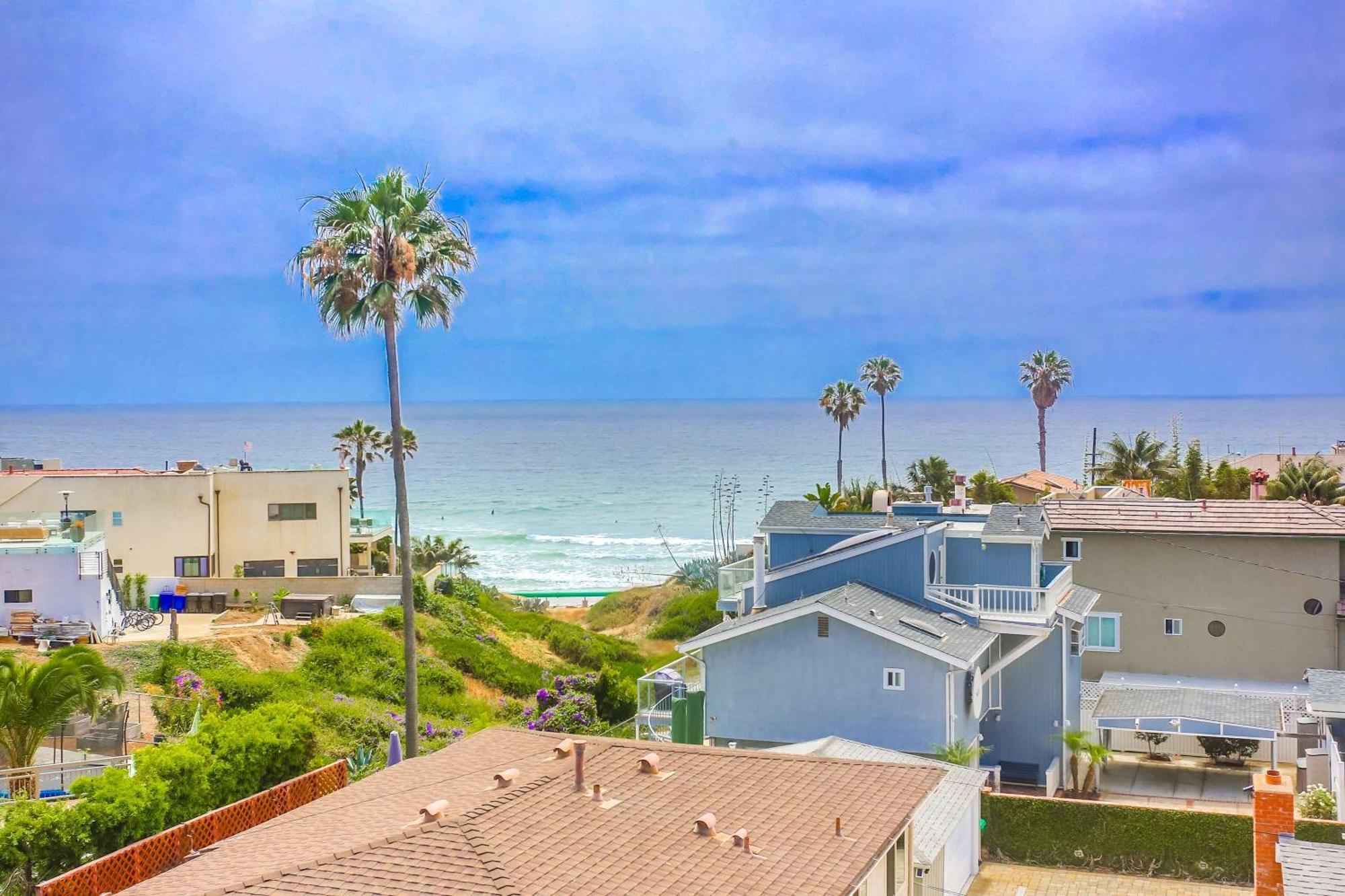 Holiday home Steps 2 Ocean & Surfing Ocean Views Rooftop Deck *